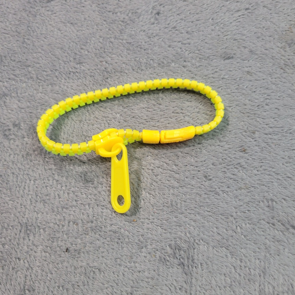 Zipper Bracelet Unisex OS Neon Yellow Novelty Retro 90s Kidcore Rave Y2K Jewelry